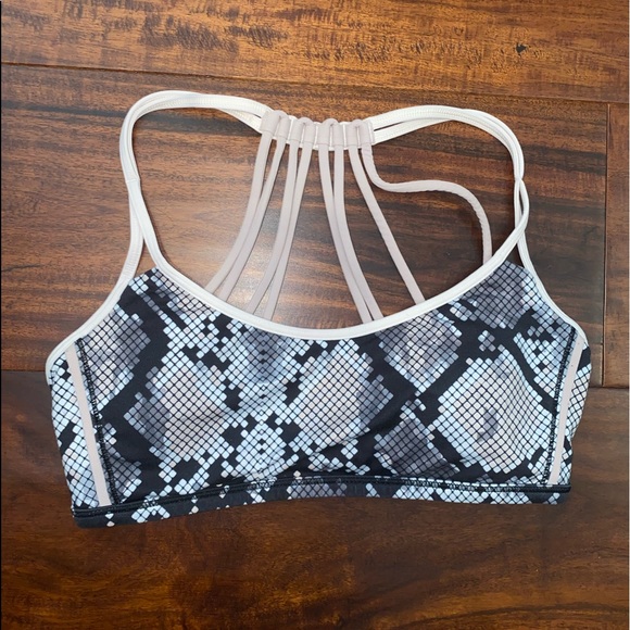 lululemon athletica Other - Lululemon sports bra size 6